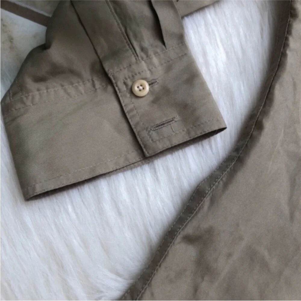 Banana Republic 100% Silk Blouse - Picture 4 of 7